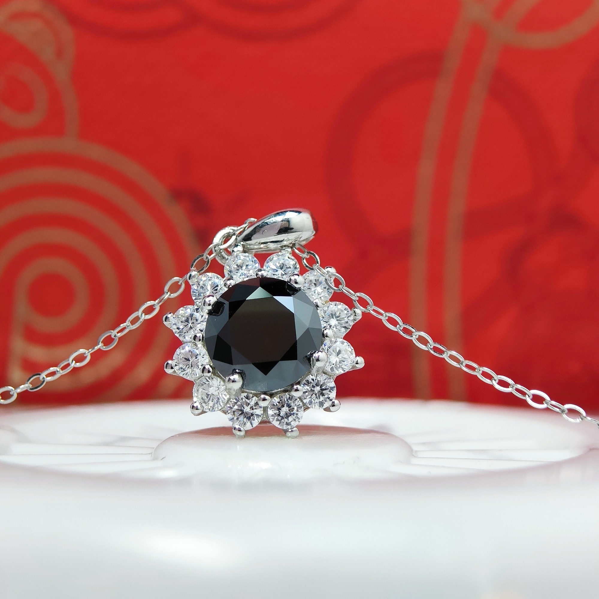 Stylish Moissanite Sunflower Pendant Necklace, Versatile Gift